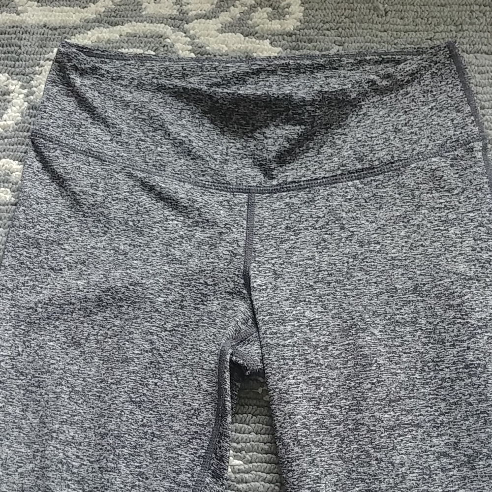 🤸TNA ATMOSPHERE LEGGINGS XS Aritzia